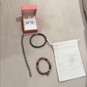 Sterling Silver Butterfly Stud Earrings – Pink Box Presentation